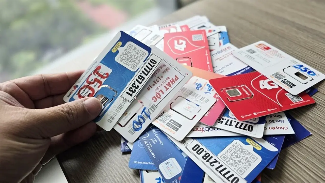 من يتسبب في استمرار أزمة شرائح SIM غير المسجلة؟